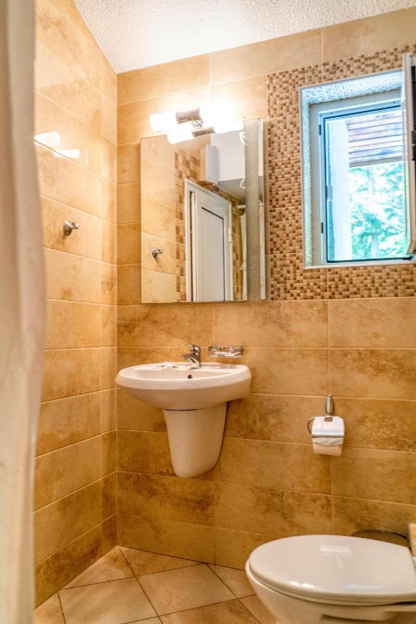 Крушун - Единствена На Метри От Водопадите, Krushun - The Only Stay Just Meters From The Waterfalls Krushuna Exterior foto